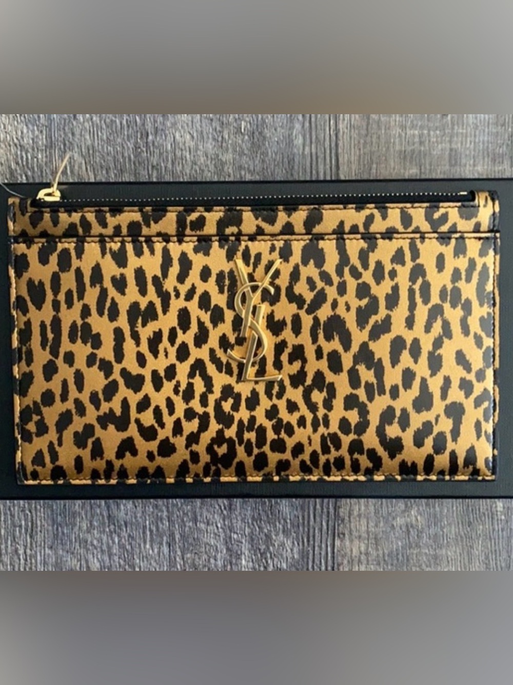 đ¤Saint Laurent Leopard Print Zip Bill Pouchđ¤ VVEUC⢠$595 - Picture 3 of 8